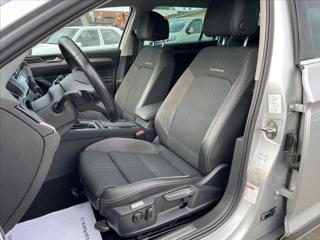 Volkswagen Passat 2.0 TDi DSG 4Motion*IQ-Light ACC*Navi*Tažné*Servisní historie! Po servise! Facelift kombi - Foto 27
