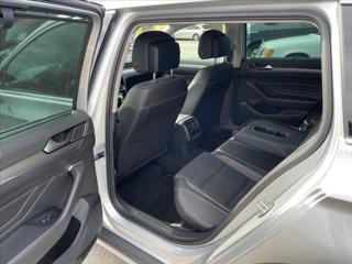 Volkswagen Passat 2.0 TDi DSG 4Motion*IQ-Light ACC*Navi*Tažné*Servisní historie! Po servise! Facelift kombi - Foto 33