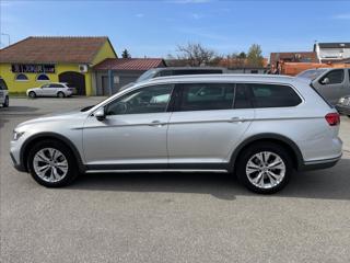 Volkswagen Passat 2.0 TDi DSG 4Motion*IQ-Light ACC*Navi*Tažné*Servisní historie! Po servise! Facelift kombi - Foto 9