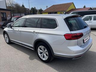 Volkswagen Passat 2.0 TDi DSG 4Motion*IQ-Light ACC*Navi*Tažné*Servisní historie! Po servise! Facelift kombi - Foto 8