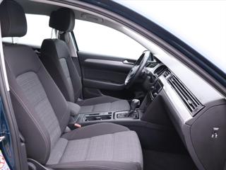 Volkswagen Passat 1,5 TSI 110kW DSG Business DPH CZ kombi - Foto 14