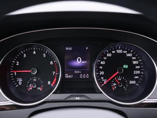Volkswagen Passat 1,5 TSI 110kW DSG Business DPH kombi - Foto 19