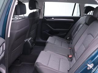 Volkswagen Passat 1,5 TSI 110kW DSG Business DPH kombi - Foto 14