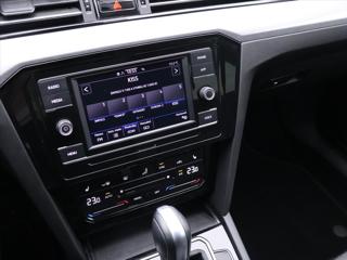 Volkswagen Passat 1,5 TSI 110kW DSG Business DPH kombi - Foto 22