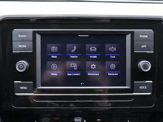 Volkswagen Passat 1,5 TSI 110kW DSG Business DPH kombi - Foto 23