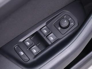 Volkswagen Passat 1,5 TSI 110kW DSG Business DPH kombi - Foto 15