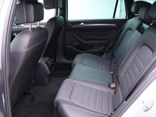 Volkswagen Passat 2,0 TDI 110kW DSG R-line 1.Maj kombi - Foto 15