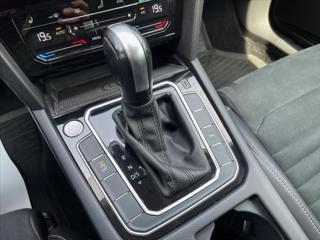 Volkswagen Passat 2,0 TDi DSG IQ Matrix Alcantara*Navi*Kamera*ACC*Vyhř. Sedadla*Tažné*Servis.Historie! kombi - Foto 21