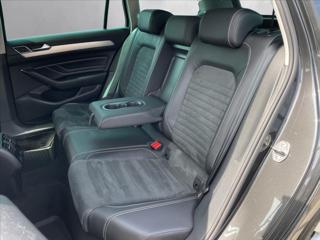 Volkswagen Passat 2,0 TDi DSG IQ Matrix Alcantara*Navi*Kamera*ACC*Vyhř. Sedadla*Tažné*Servis.Historie! kombi - Foto 28