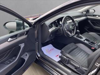 Volkswagen Passat 2,0 TDi DSG IQ Matrix Alcantara*Navi*Kamera*ACC*Vyhř. Sedadla*Tažné*Servis.Historie! kombi - Foto 10