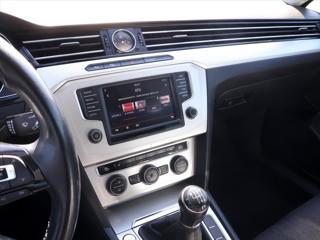 Volkswagen Passat 2.0 TDI 110kW Comfortline kombi - Foto 13