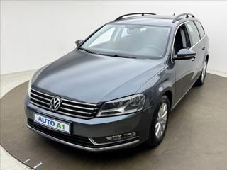 Volkswagen Passat 1,4 TSi NAVI SENZORY TAŽNÉ kombi