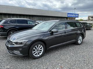 Volkswagen Passat 2,0 TAŽNÉ,IQ LIGHT,KAMERA kombi