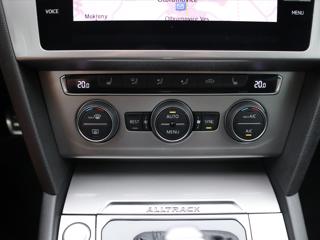 Volkswagen Passat 2,0 TDI 140kW Alltrack 4M DSG kombi - Foto 18