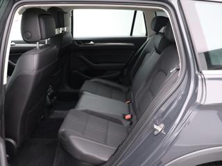 Volkswagen Passat 2,0 TDI 140kW Alltrack 4M DSG kombi - Foto 13