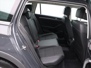 Volkswagen Passat 2,0 TDI 140kW Alltrack 4M DSG kombi - Foto 12