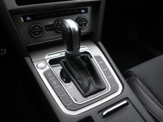 Volkswagen Passat 2,0 TDI 140kW Alltrack 4M DSG kombi - Foto 19