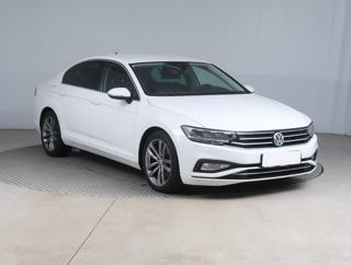 Volkswagen Passat 2.0 TSI 140kW sedan