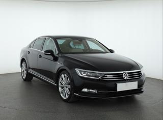 Volkswagen Passat 2.0 TDI 140kW sedan