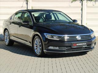 Volkswagen Passat 2,0 BiTDi 176kW 4x4 DSG Highline DPH CR 7DSG 4Motion BMT Highline sedan