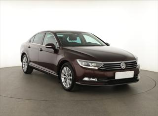 Volkswagen Passat 2.0 TDI 140kW sedan