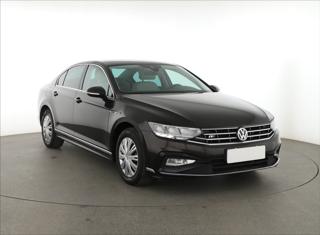 Volkswagen Passat 2.0 TSI 140kW sedan