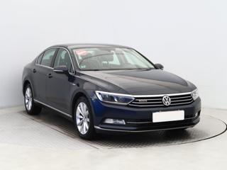 Volkswagen Passat 2.0 TDI 140kW sedan