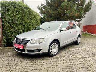 Volkswagen Passat 2,0 FSI  COMFRTLINE sedan