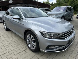 Volkswagen Passat 2.0 TSI 140Kw sedan