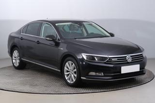 Volkswagen Passat 2.0 TDI 140kW sedan