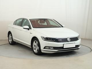 Volkswagen Passat 2.0 TDI 140kW sedan