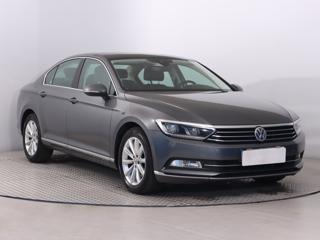 Volkswagen Passat 2.0 TDI 140kW sedan