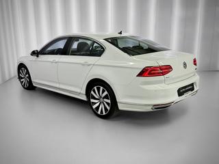 Volkswagen Passat 2.0TSI 200KW DSG 4MOTION R-LINE, ACC, ALCANTARA sedan - Foto 4