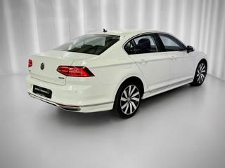 Volkswagen Passat 2.0TSI 200KW DSG 4MOTION R-LINE, ACC, ALCANTARA sedan - Foto 6