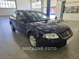 Volkswagen Passat 1.6i sedan