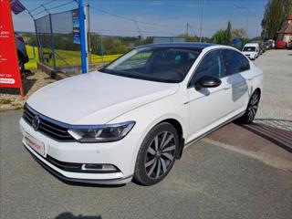 Volkswagen Passat 2,0 TSI 162 kW sedan