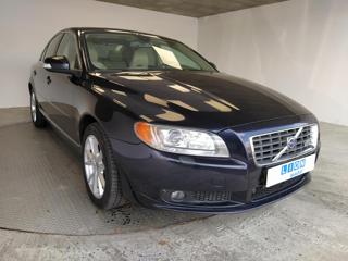 Volvo S80 4.4i 8V sedan