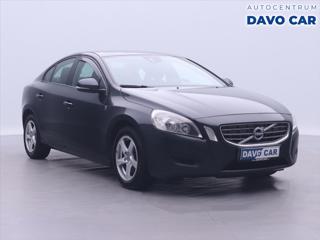 Volvo S60 1,6 D2 KINETIC Tažné Aut.Klima sedan