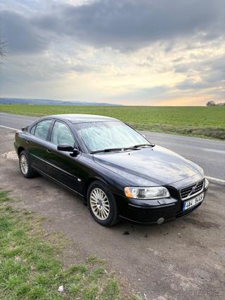 Volvo S60 2,5   T AWD, 154 kW, automat, faceli sedan