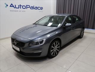 Volvo S60 2,0 D4 R-DESIGN NAVI VÝHŘEV sedan