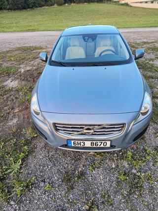Volvo S60 2010, 149 kW, benzin sedan