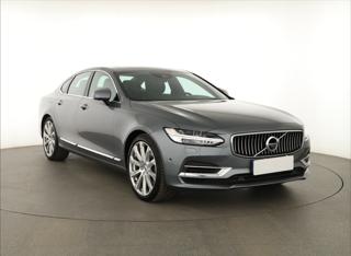 Volvo S90 T8 AWD 235kW sedan