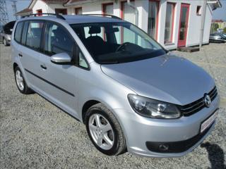 Volkswagen Touran 1,6 TDI,DSG,klima,servis,tažné kombi