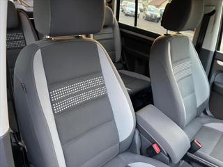 Volkswagen Touran 2,0 TDi 103kW, DSG, VÝBAVA, TZ  LIVE kombi