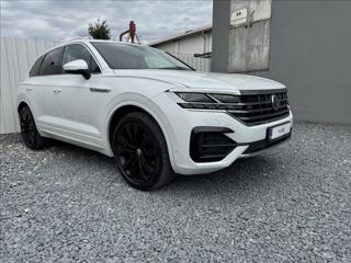 Volkswagen Touareg 3,0 TDI,210kW,R-line,1.maj.,ČR kombi