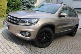 Volkswagen Tiguan 2,0 4x4, ČR, TAŽNÉ kombi