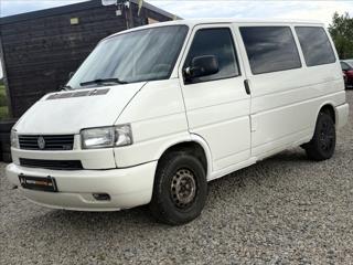Volkswagen Transporter 2,5 TDI 9MÍST kombi