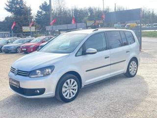 Volkswagen Touran 1.6TDi 77kW*WEBASTO*VÝHŘEV SED MPV