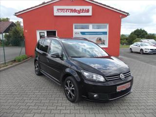 Volkswagen Touran 1,6 TDI DSG Bi-XENONY NOVÁ STK COC list MPV