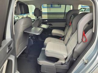 Volkswagen Touran 1.5 TSI DSG R-Line 7míst TAŽNÉ MPV - Foto 35